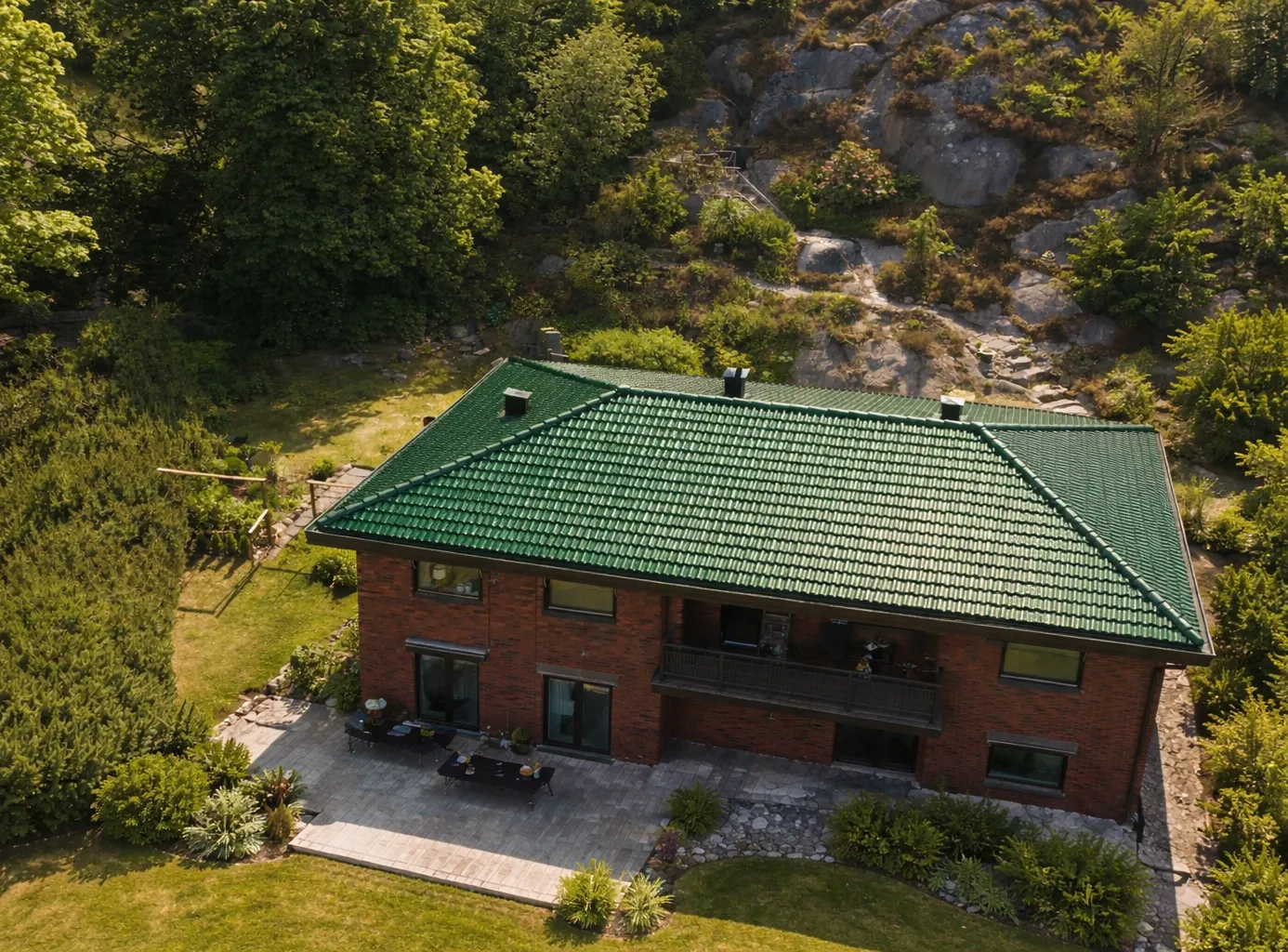 Villa i Nacka – grönt glaserat taktegel – efter