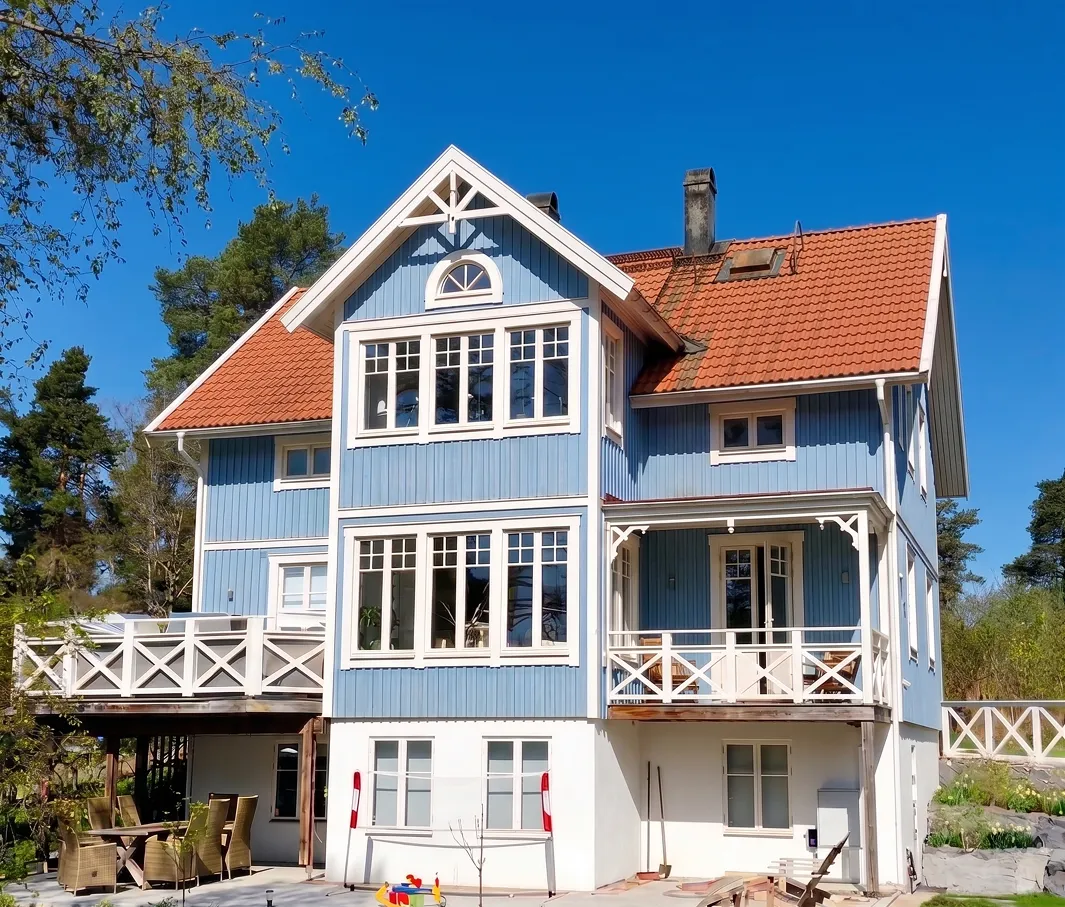 Villa i Danderyd – rött tegeltak – före