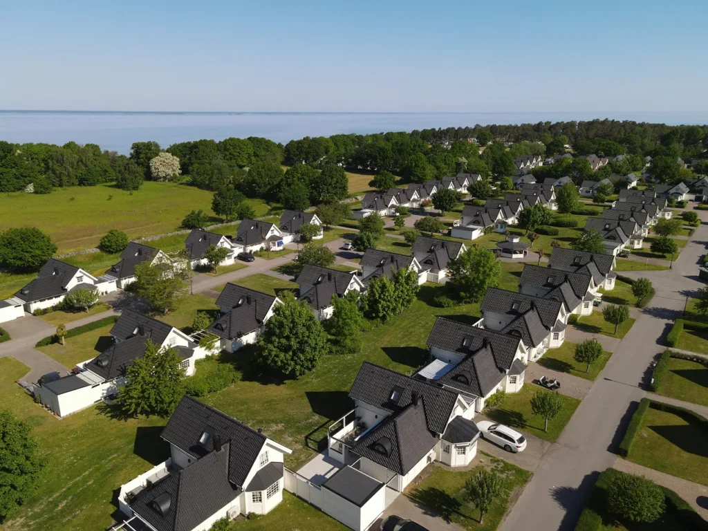 BRF Ekrum Golfby i Kalmar – 11 900 m² målat i svart